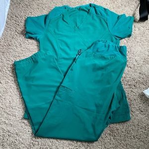 Cherokee iflex scrub set